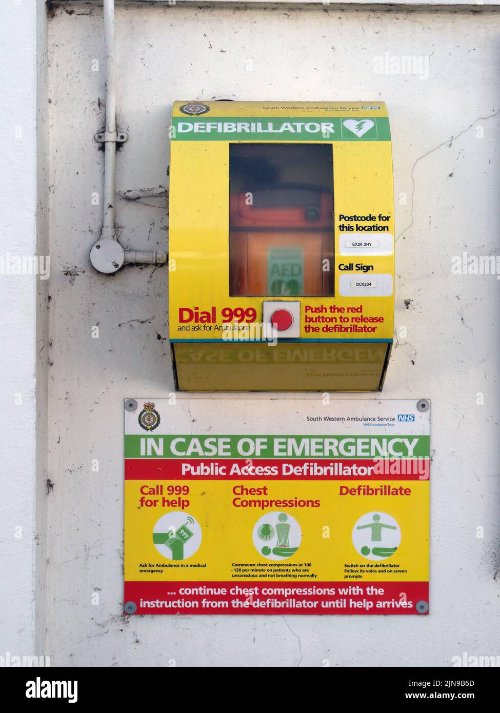 HATHERLEIGH, DEVON, ENGLAND - AUGUST 9 2022: Public access defibrillator box in town street. Stock Photo