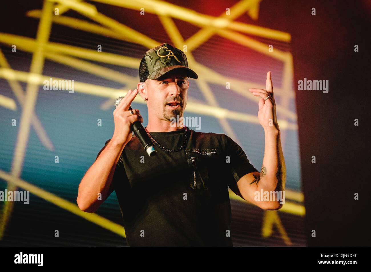 Boy band 90s hi-res stock photography and images - Page 4 - Alamy