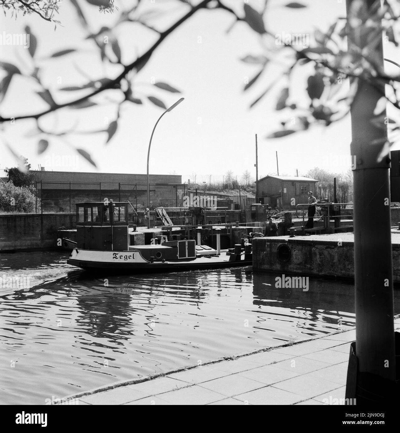 Original-Bildunterschrift: Industriestadt Berlin - unser Bild zeigt die Schleuse in Neukölln, Berlin, Deutschland 1961. Stock Photo