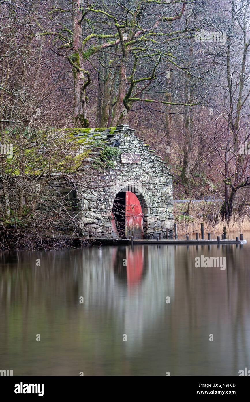 A boat house on the banks of ullswater near the village of Glenridding Stock Photo