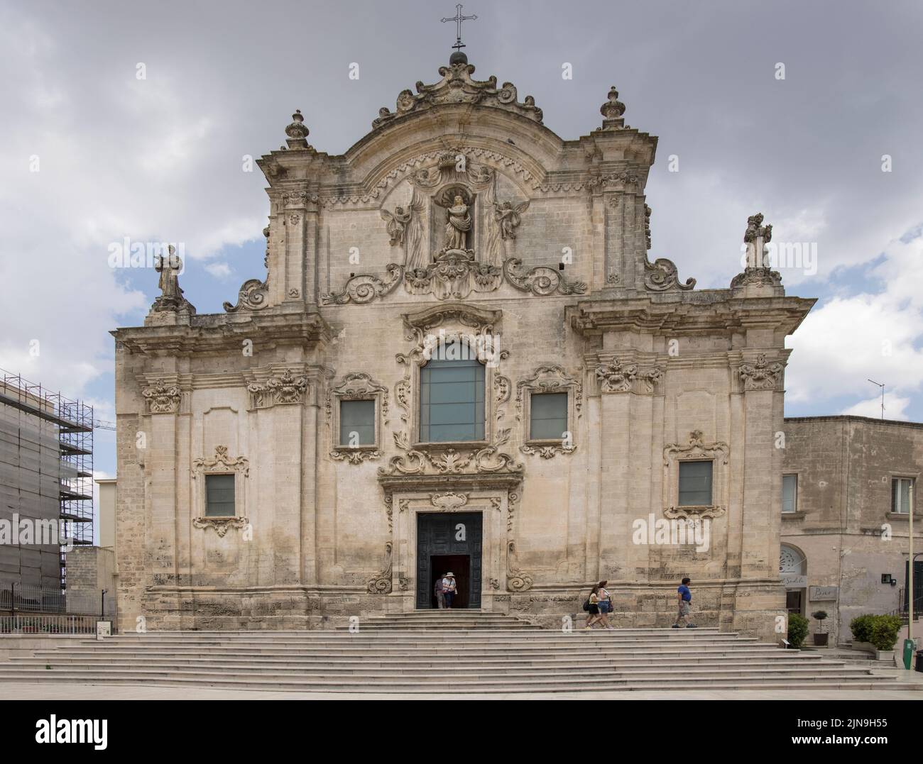 Statua Di San Francesco D Assisi chiesa di san francesco d'assisi in matera town square a unesco world