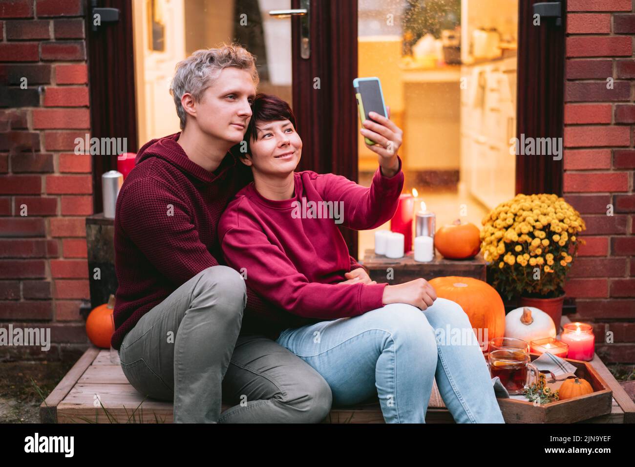 House of selfies hi res stock photography and images Alamy