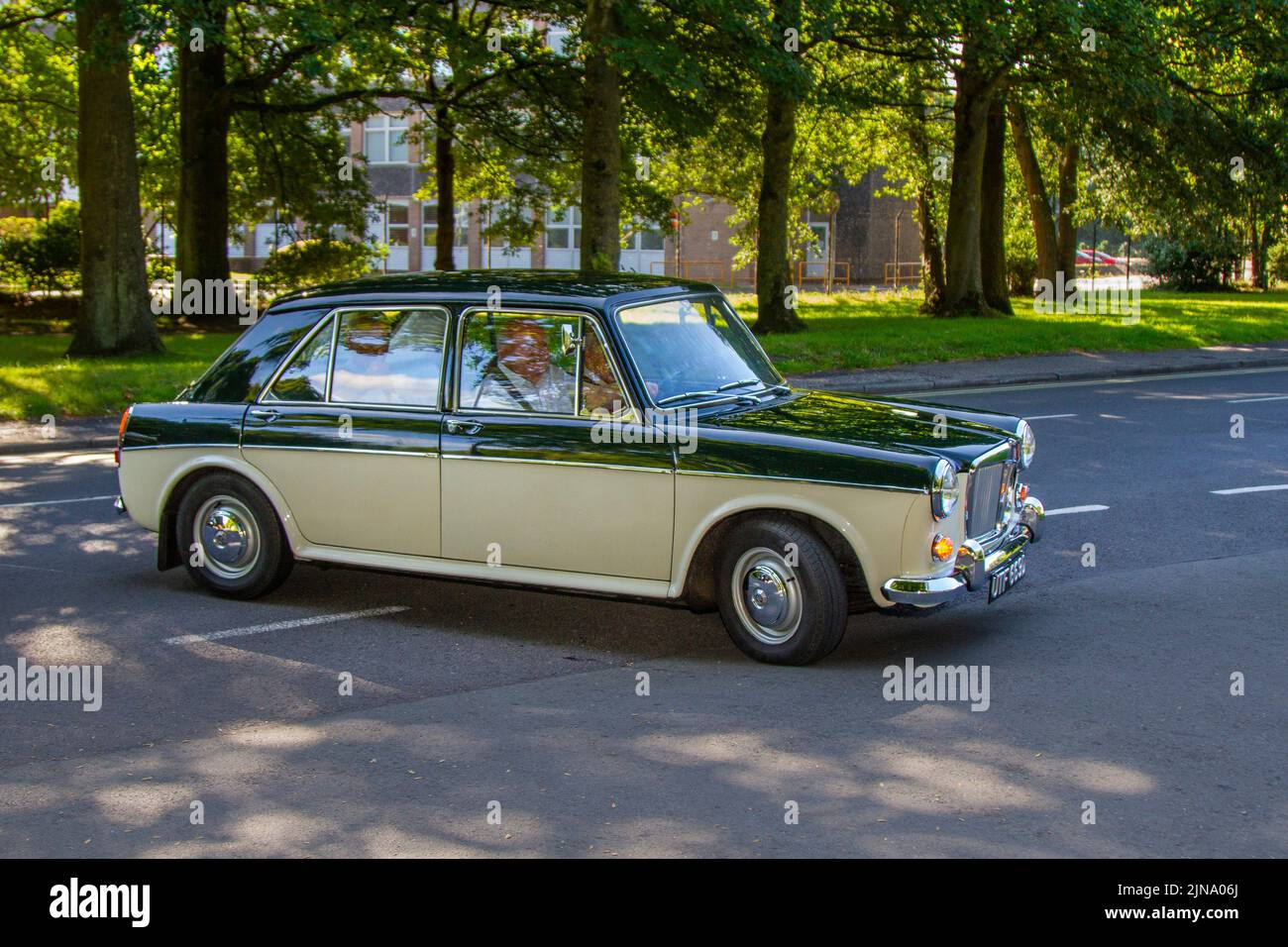 1966 Green MG 1100 1,096 cc, 4cylinder straight. Petrol; Vintage