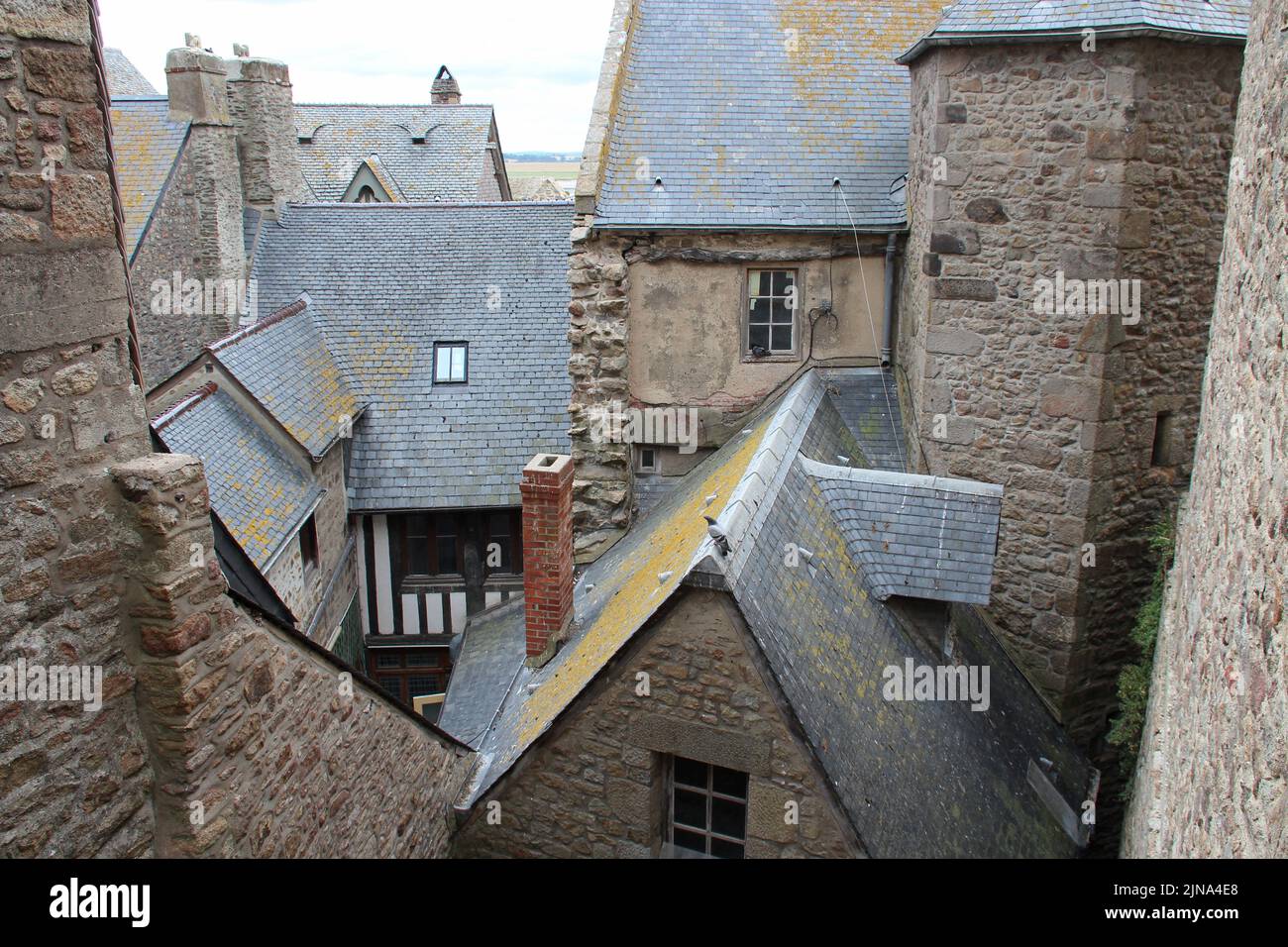 ancient stone house at le montsaintmichel (france Stock Photo Alamy