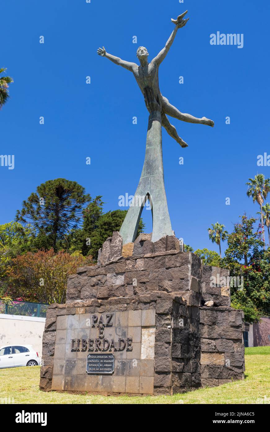 Paz e Liberdade (Peace and Liberty) statue in Funchal, Madeira, Portugal Stock Photo