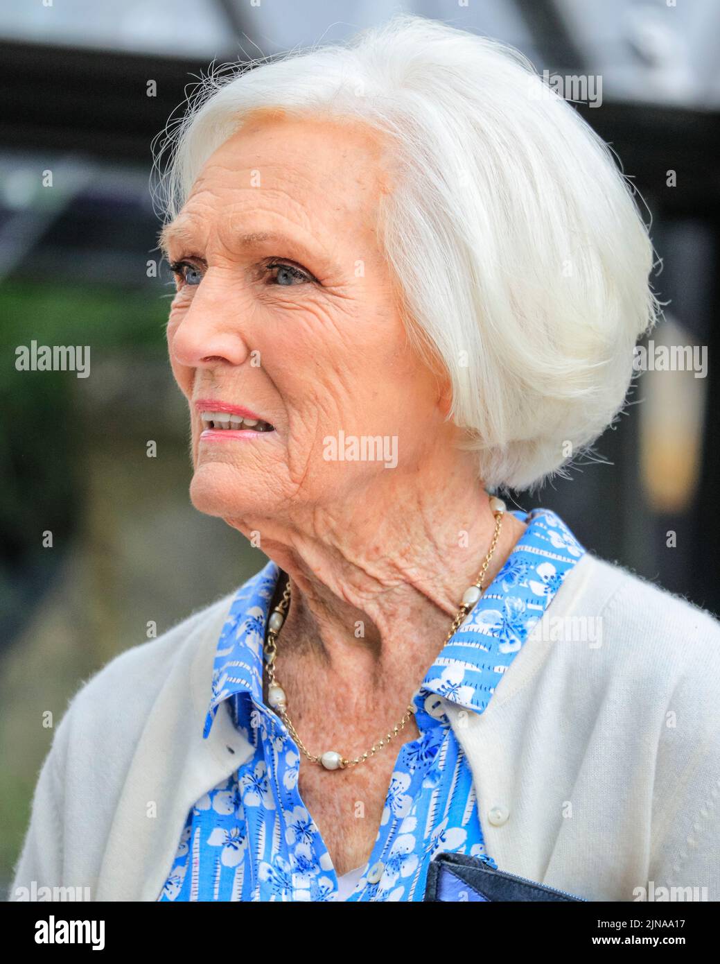 Dame Mary Berry, baker, food writer, cookery TV presenter, close up, Chelsea Flower Show 2022 press day Stock Photo