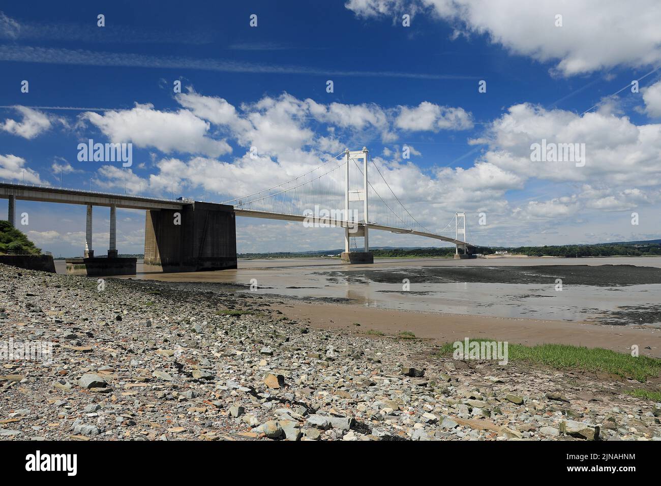 British Rivers Avon Chepstow bridge crossing river hi-res stock photography and images - Alamy