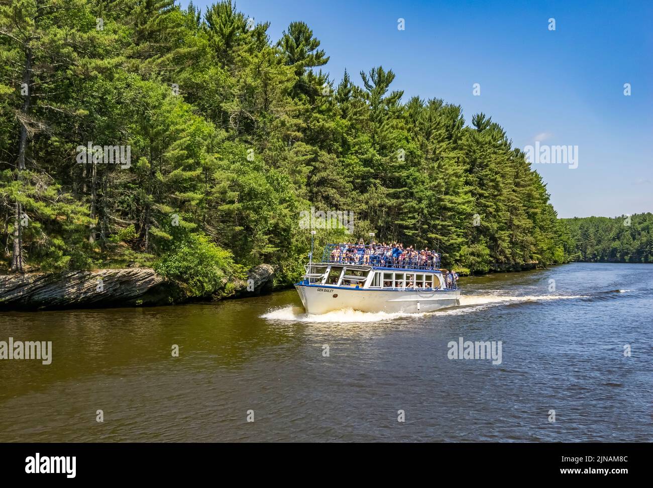 Sightseeing tour boat in the Wisconsin River in the Wisconsin Dells in