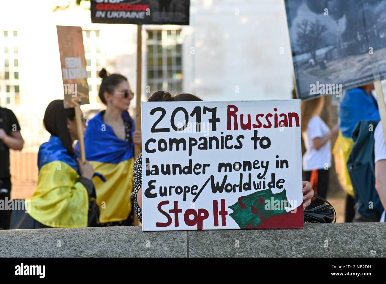 Downing street, London, UK. 10th August 2022. Demonstrators holding banners in support of Ukraine - Ukraine deserves respect, even though they know that the West has deceived them. They have the courage to stand up for the love of Ukraine and Ukrainian culture against Russian. I strongly argue that this war must end now to prevent World War III Credit: See Li/Picture Capital/Alamy Live News Stock Photo