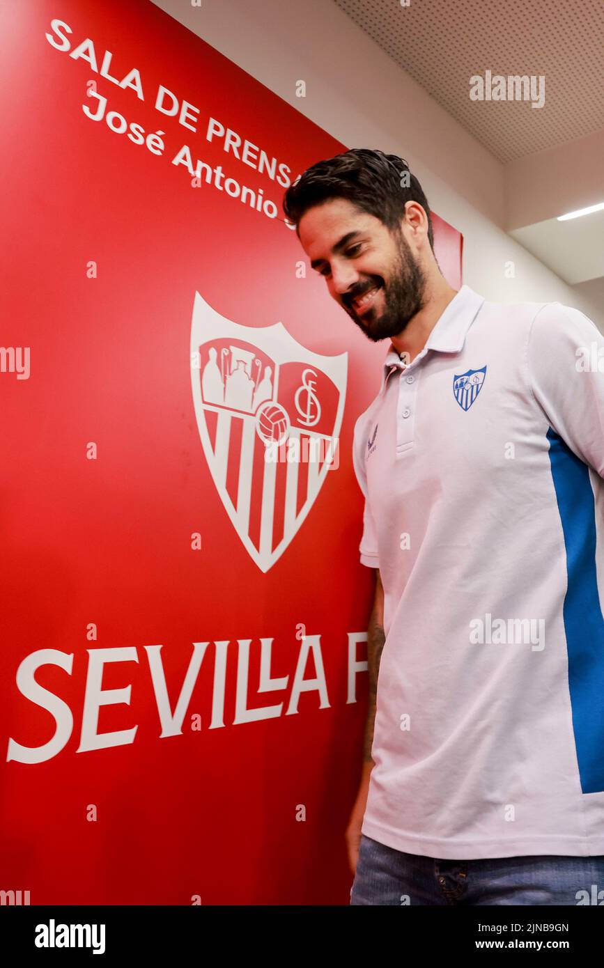 Seville, Seville, Spain. 10th Aug, 2022. Isco Alarcon during the presentation of Isco Alarcon as a new player of Sevilla CF at Sanchez Pizjuan Stadium on August 08, 2022 in Seville, Spain. (Credit Image: © Jose Luis Contreras/DAX via ZUMA Press Wire) Credit: ZUMA Press, Inc./Alamy Live News Stock Photo