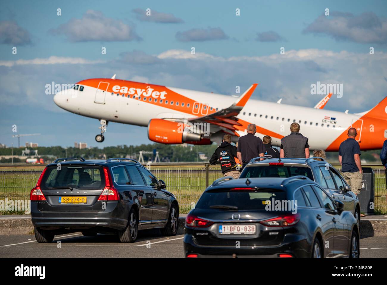 Amsterdam Shiphol Airport, Polderbaan, one of 6 runways, spotter spot, see planes up close, OE-ICM, easyJet Europe Airbus A320-200 Stock Photo