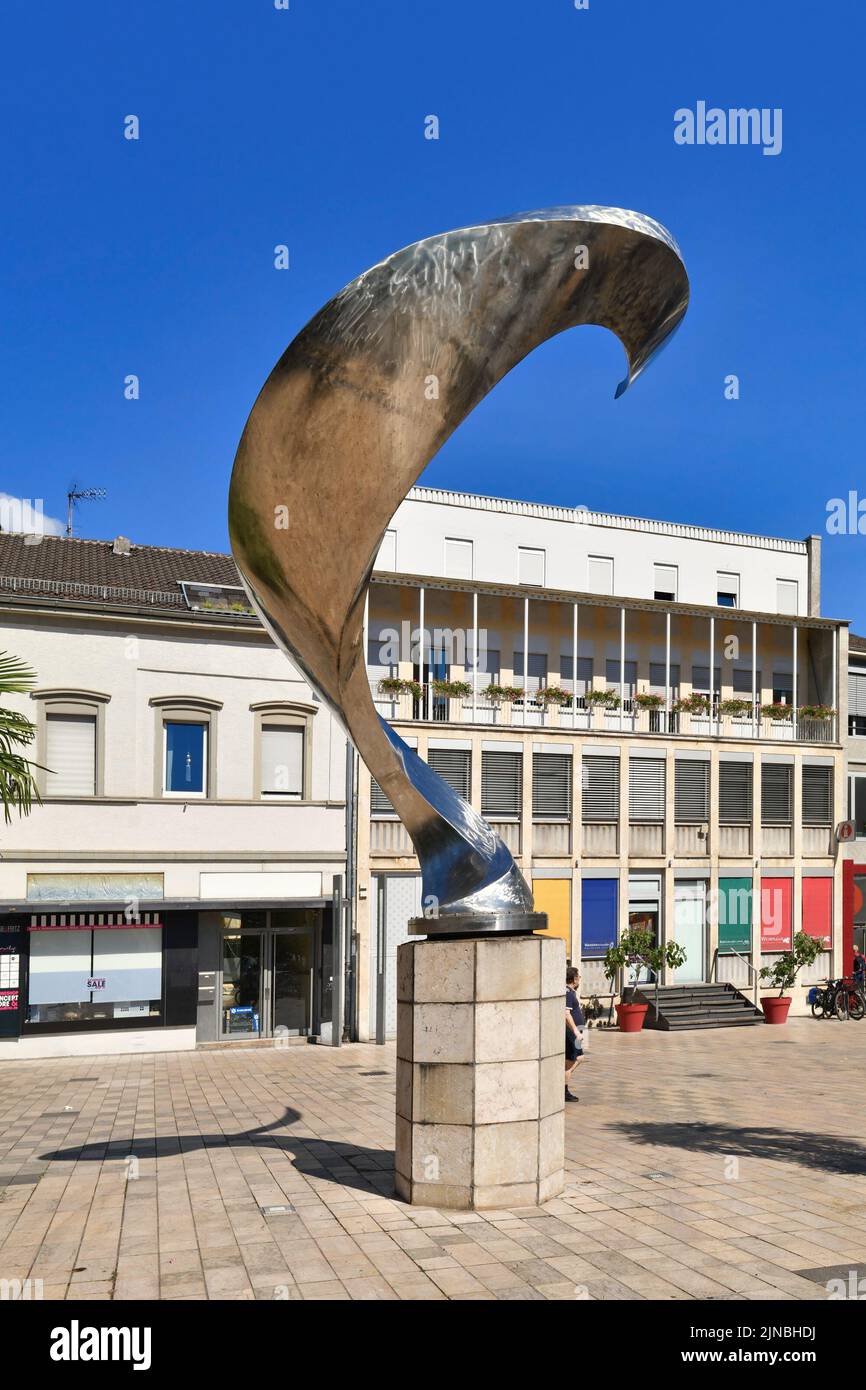 Neustadt an der Weinstrasse, Germany - August 2022: 'Zeitraumspirale' steel sculpture at town square called 'Hetzelplatz' Stock Photo