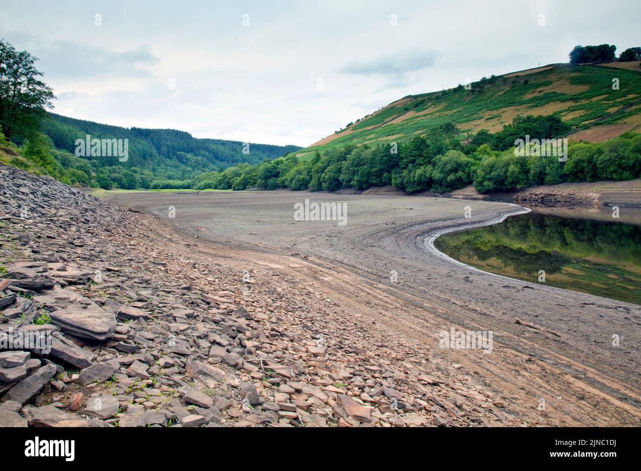 Dry conditions and low level water supplies at Ladybower Reservoir, Peak District, taken during the drought summer 2022 Stock Photo