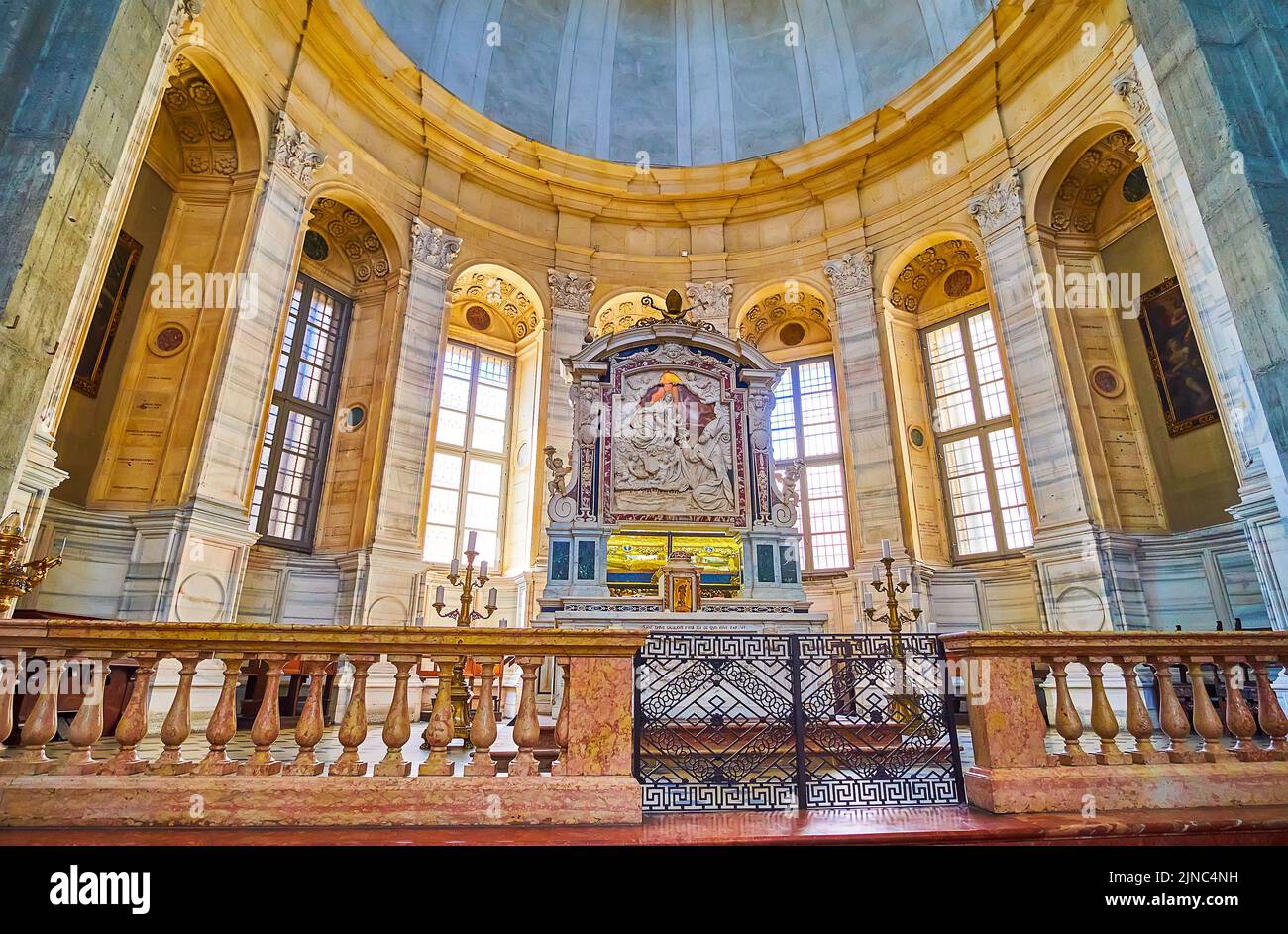 PAVIA, ITALY - APRIL 9, 2022: The Altar of San Siro in Duomo di Pavia, on April 9 in Pavia, Italy Stock Photo