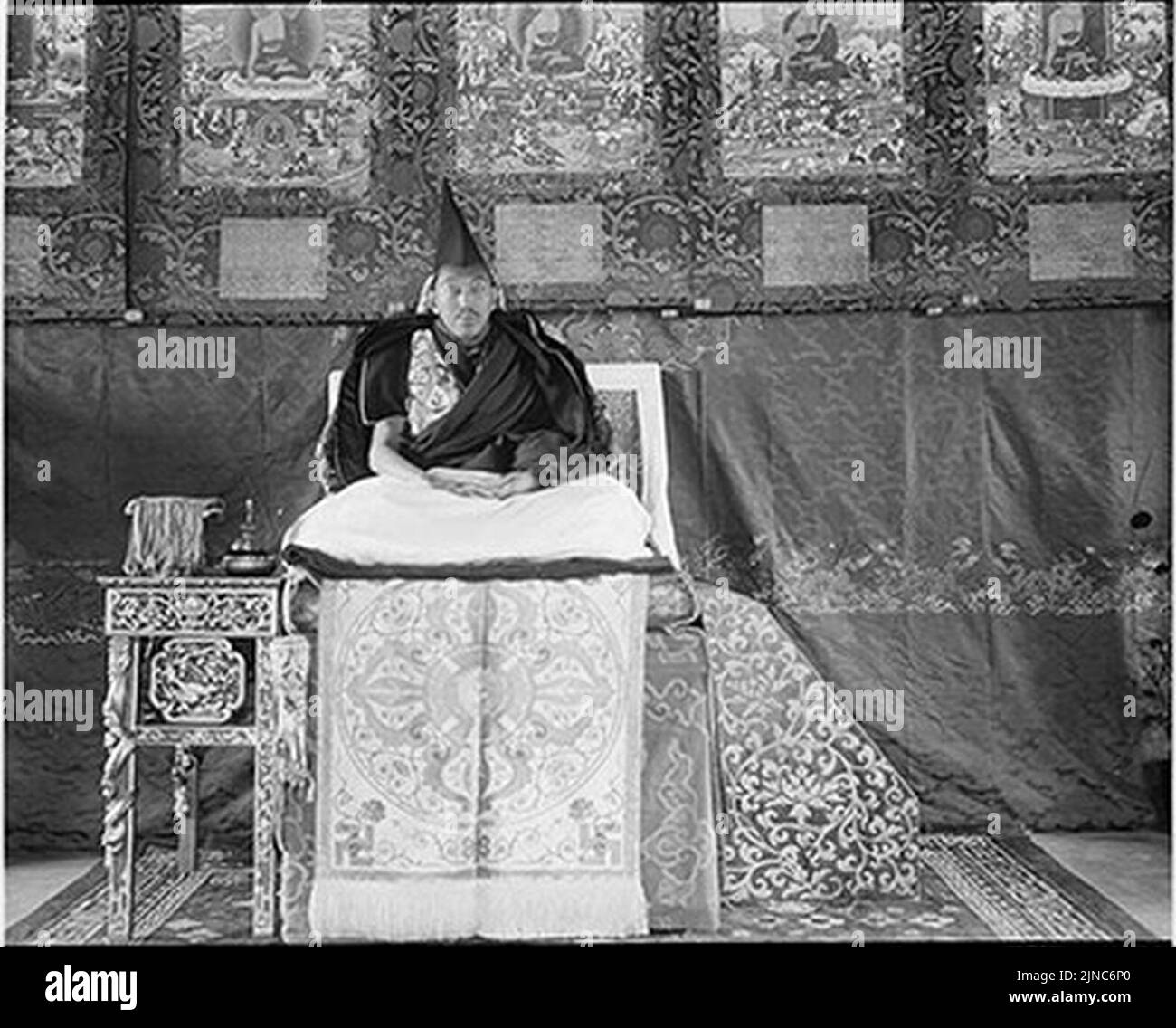 Of dalai Black and White Stock Photos & Images - Page 3 - Alamy