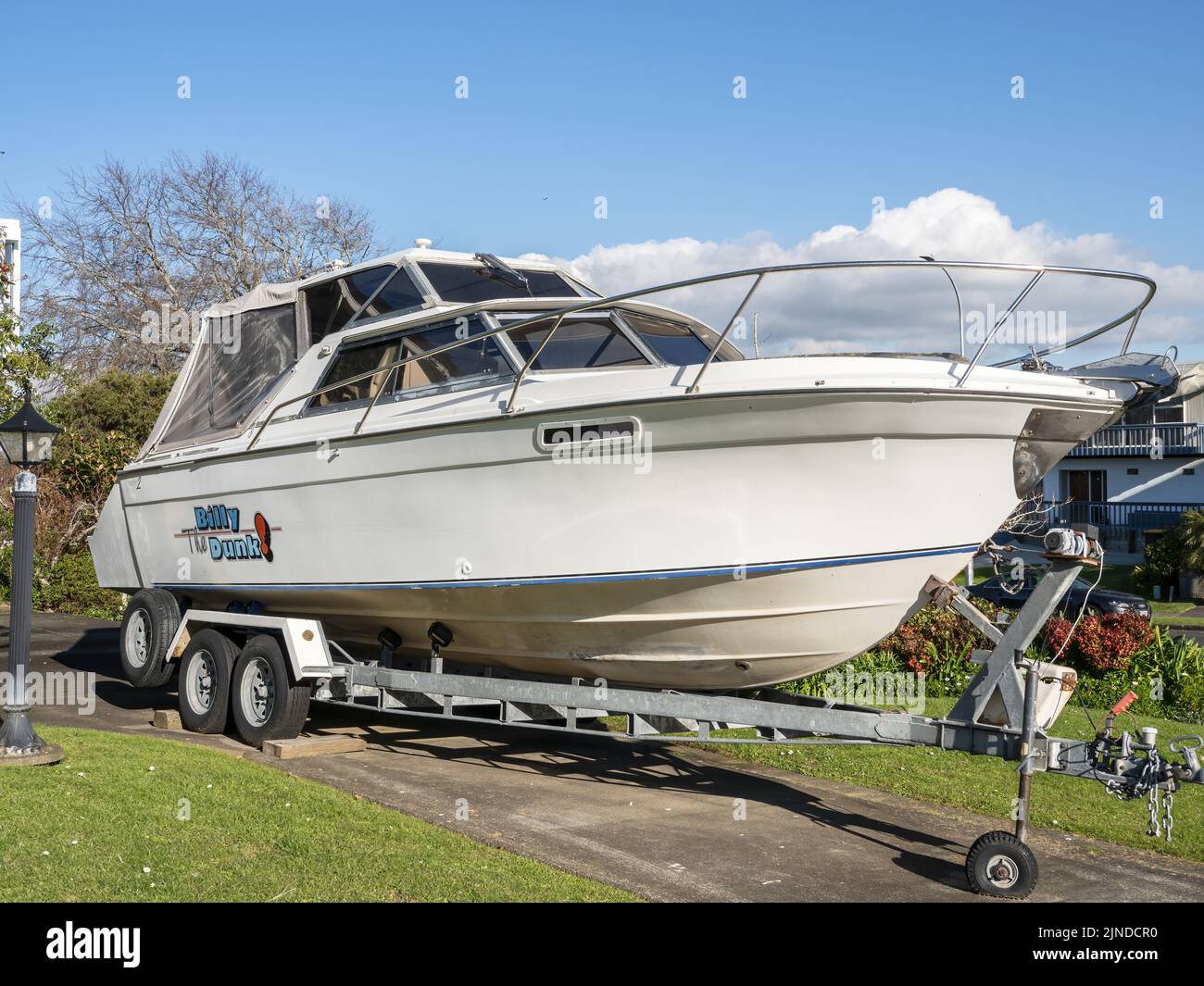 Stock driveway hi-res stock photography and images - Alamy