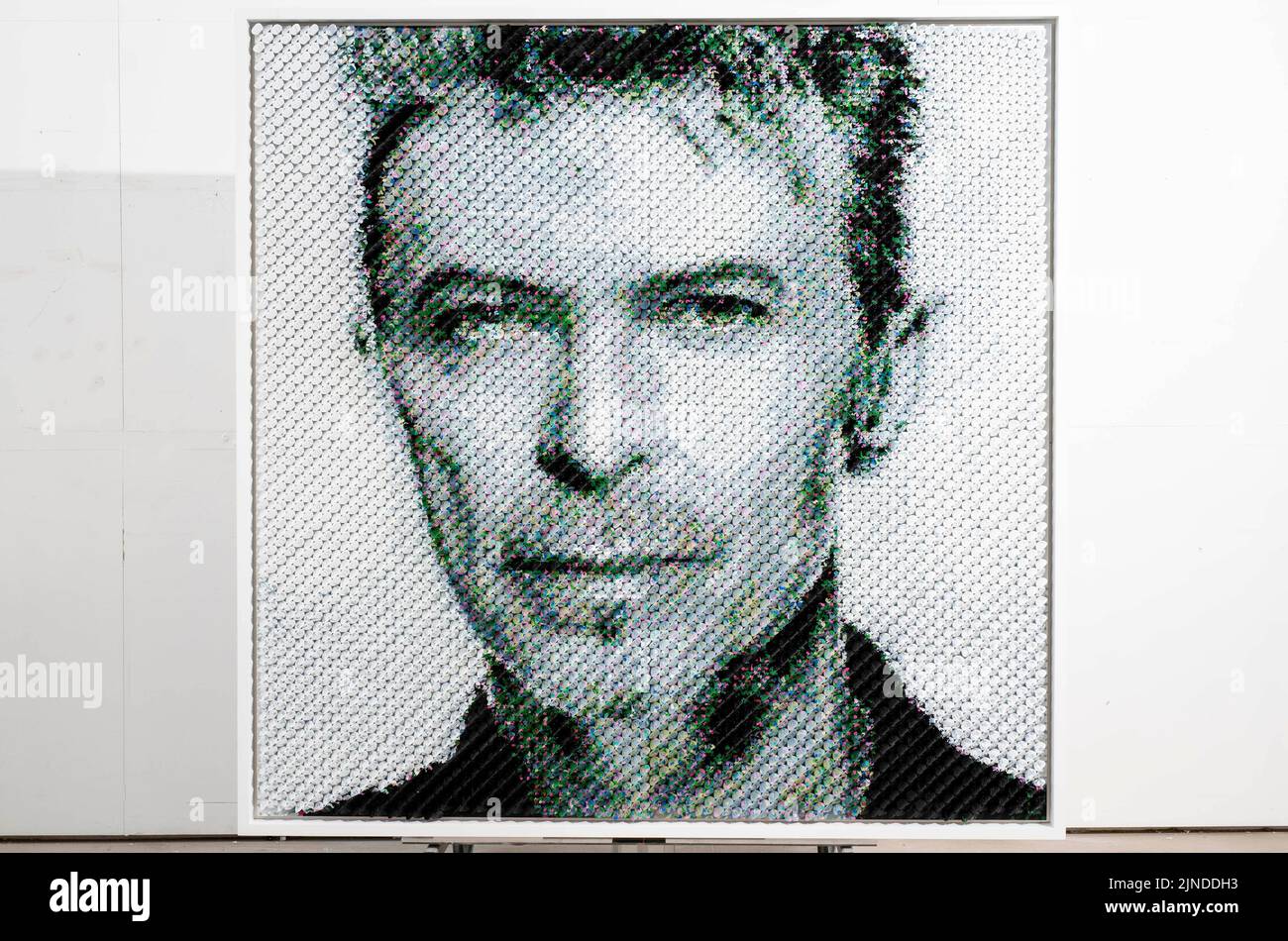 EDITORIAL USE ONLY A portrait of David Bowie made from over 8500 guitar plectrums, commissioned by Sky Arts to celebrate Bowie topping a new definitive list of Britain's 50 most influential artists of the last 50 years . Issue date: Thursday August 11, 2022. Stock Photo