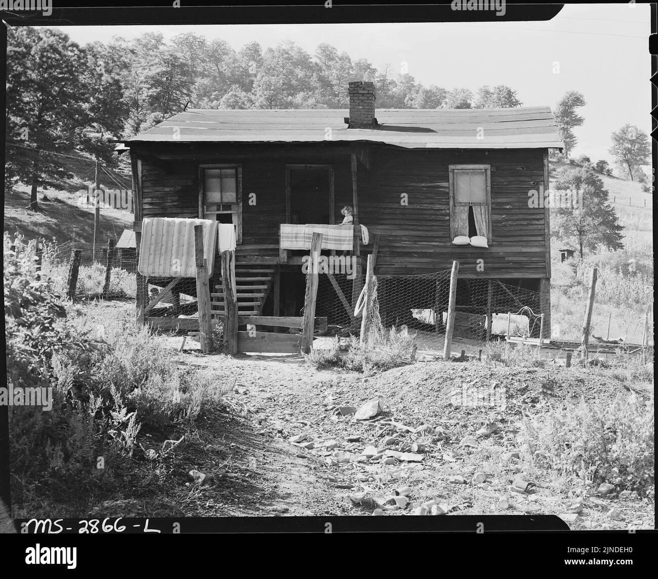 The Blaine Sergent family's house. P V & K Coal Company, Clover Gap Mine, Lejunior, Harlan County, Kentucky. Stock Photo