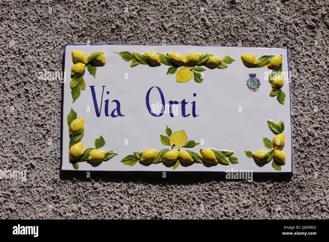 Sonniger Frühlingstag in Limone sul Garda am Gardasee Stock Photo