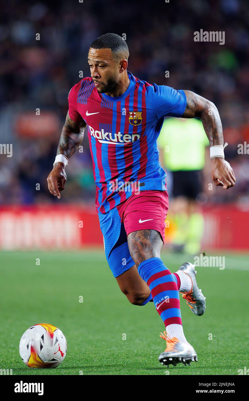 BARCELONA - MAY 1: Depay in action during the La Liga match between FC Barcelona and RCD Mallorca at the Camp Nou Stadium on May 1, 2022 in Barcelona, Stock Photo