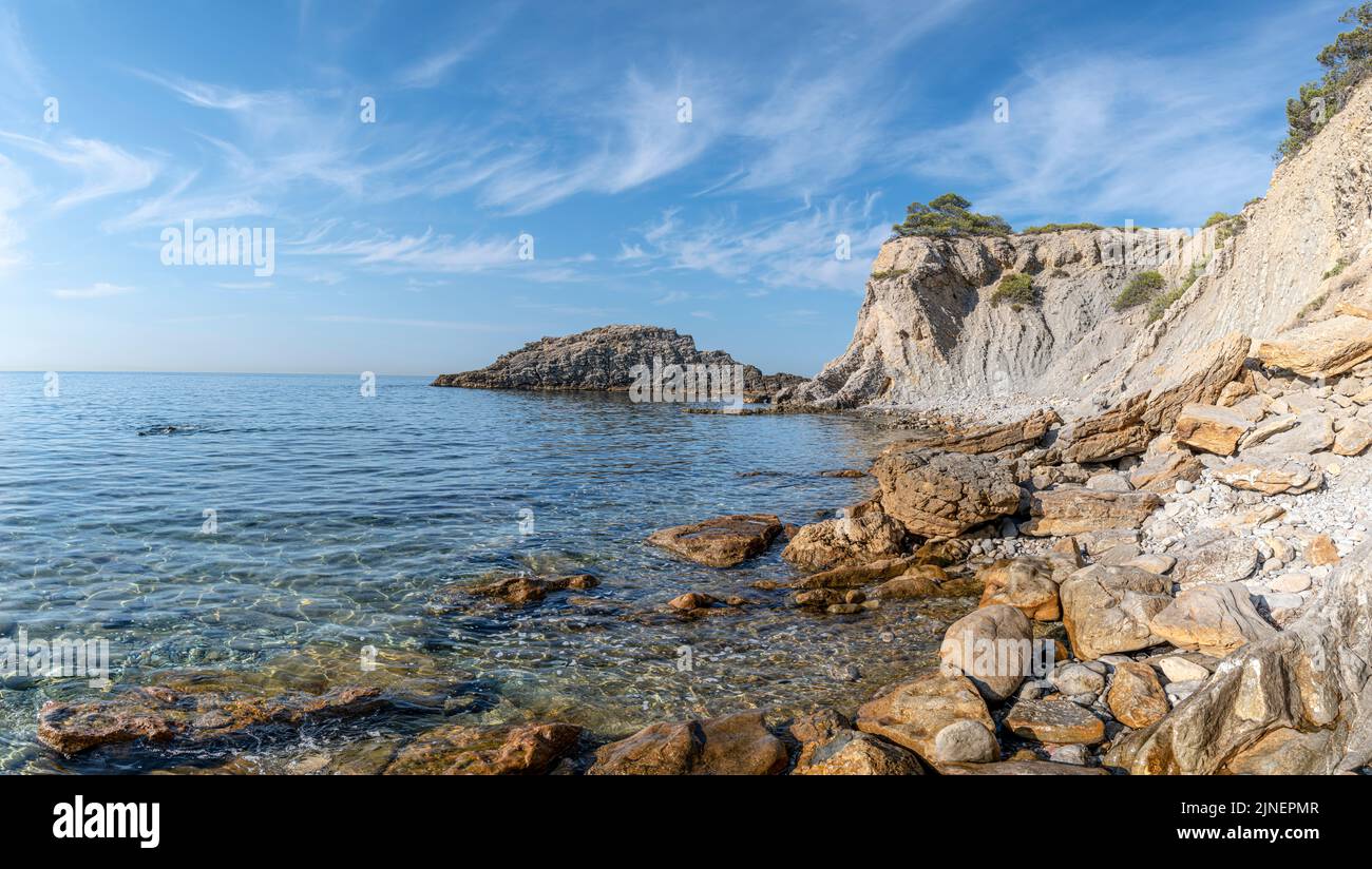 Panoramic view of a poart of Calanque Anthénors during summer, Ensues La Redonne South of France, Europe. Cliff environment typical of Côte Bleue. Stock Photo
