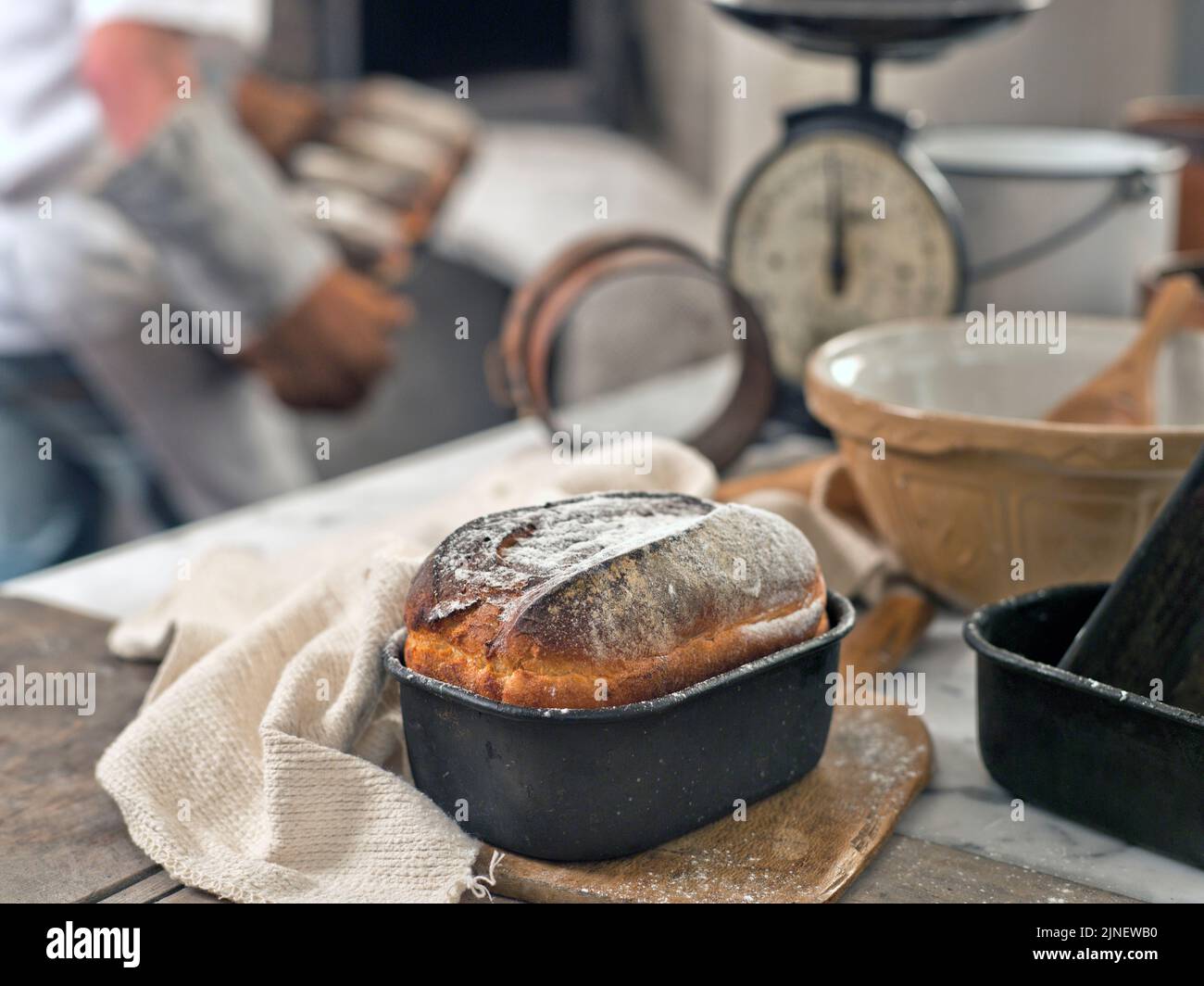 Dutch oven bread hi-res stock photography and images - Alamy