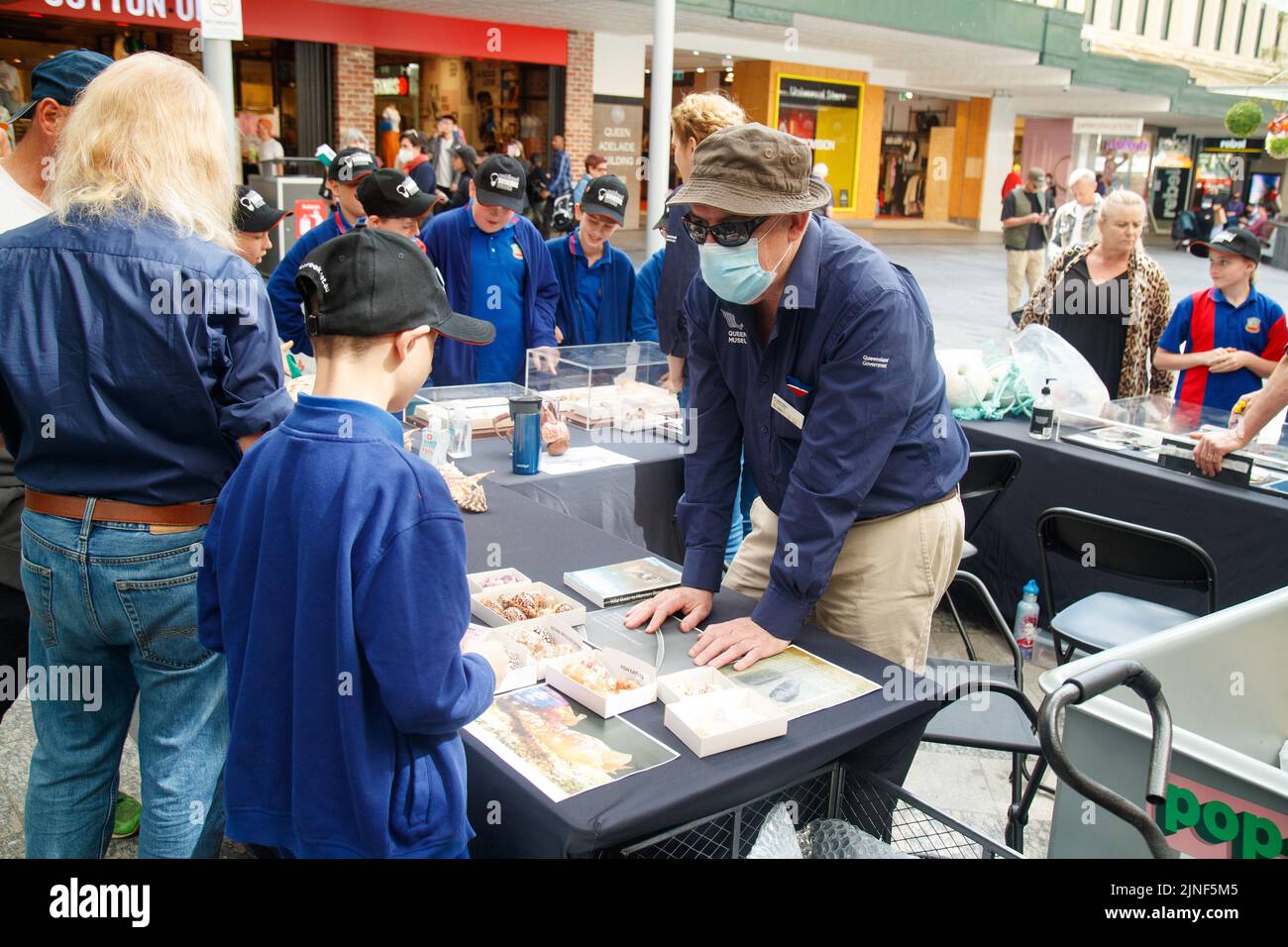 Brisbane, Australia. 11th Aug, 2022. Queensland Museum staff speak with members of the public about specimens during the launch of National Science Week in Brisbane' Queen Street Mall on 11 August 2022. Live experiments and museum specimen displays were performed in Brisbane's Queen Street Mall for the launch of National Science Week. National Science Week was established in 1997 to acknowledge the contributions of Australian scientists and technology. (Photo by Joshua Prieto/Sipa USA) Credit: Sipa USA/Alamy Live News Stock Photo