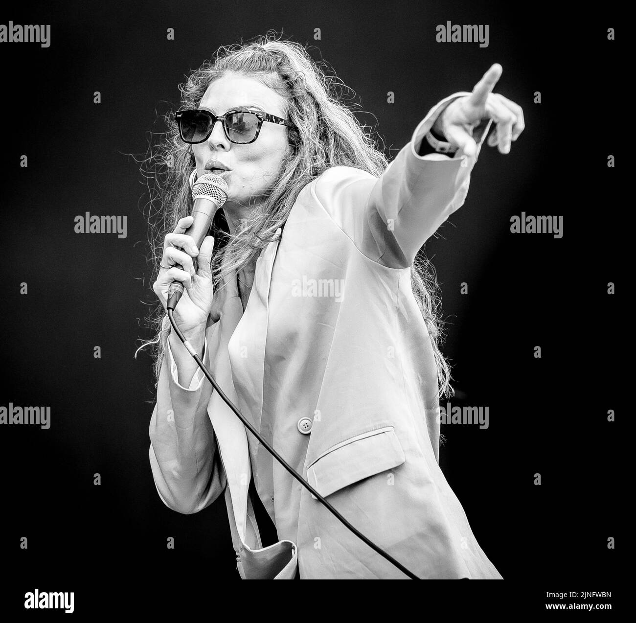 Twinnie Black And White Stock Photos Images Alamy twinnie-black-and-white-stock-photos-images-alamy