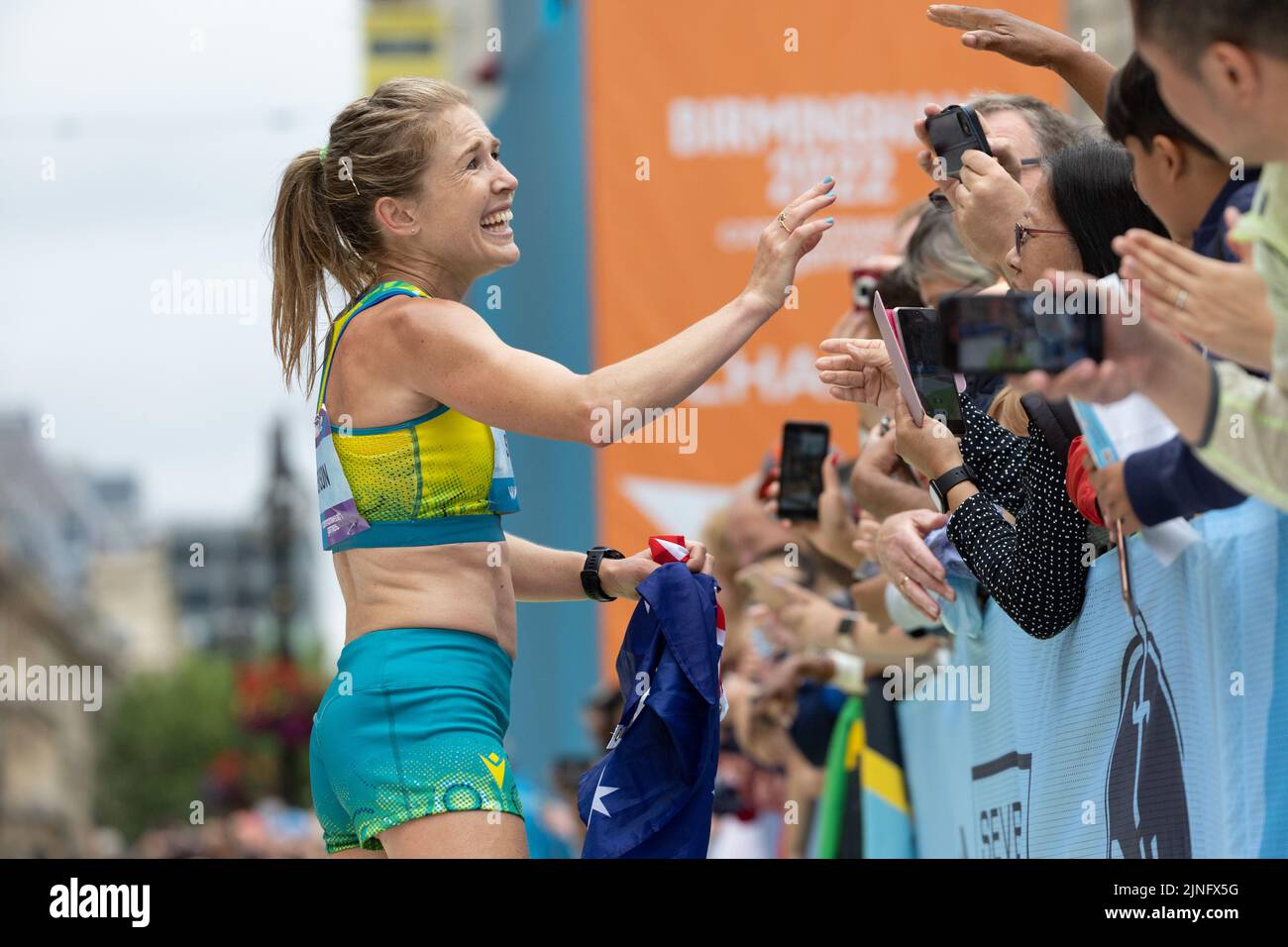 Jessica Stenson, Australia, wins the women’s marathon at the Birmingham 2022 Commonwealth Games at Victoria Square Stock Photo