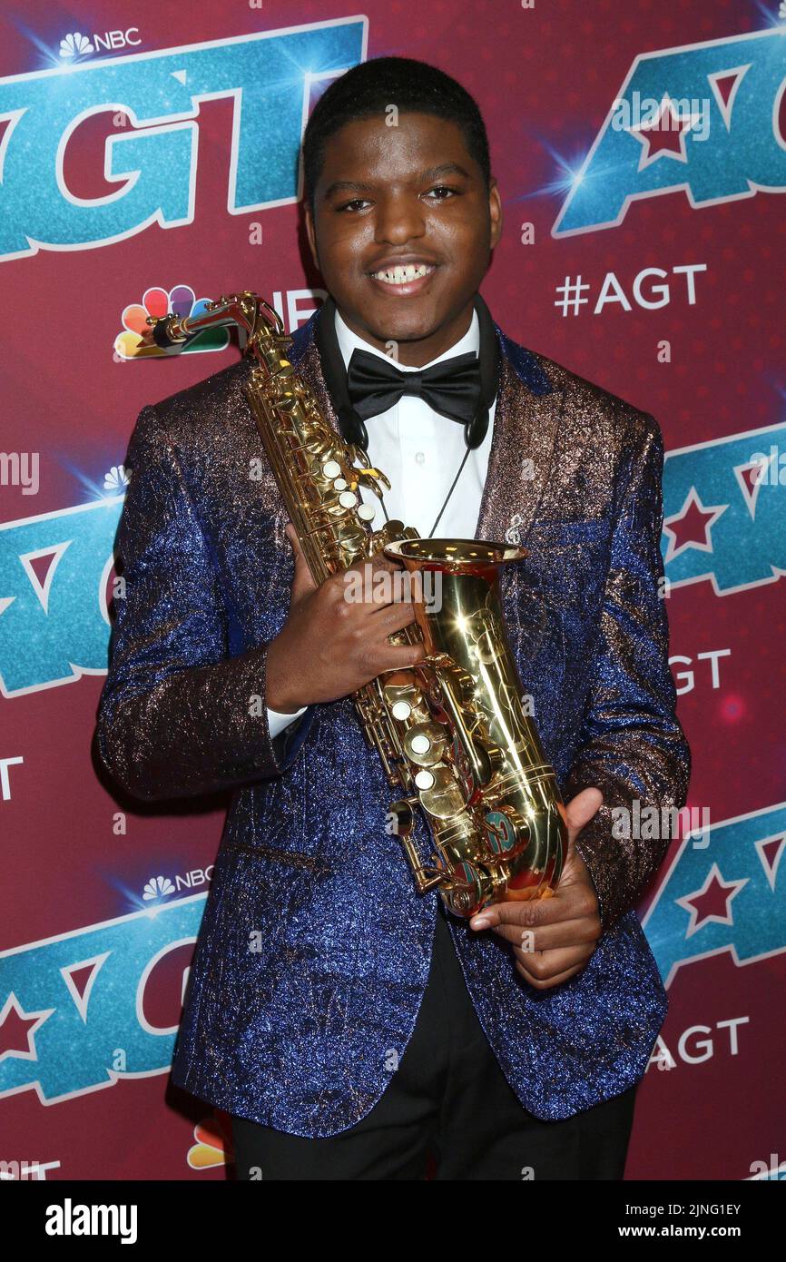 avery dixon net worth