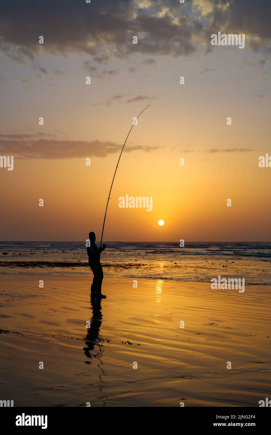Silhouette of a fishing boat at sea hi-res stock photography and images -  Page 7 - Alamy