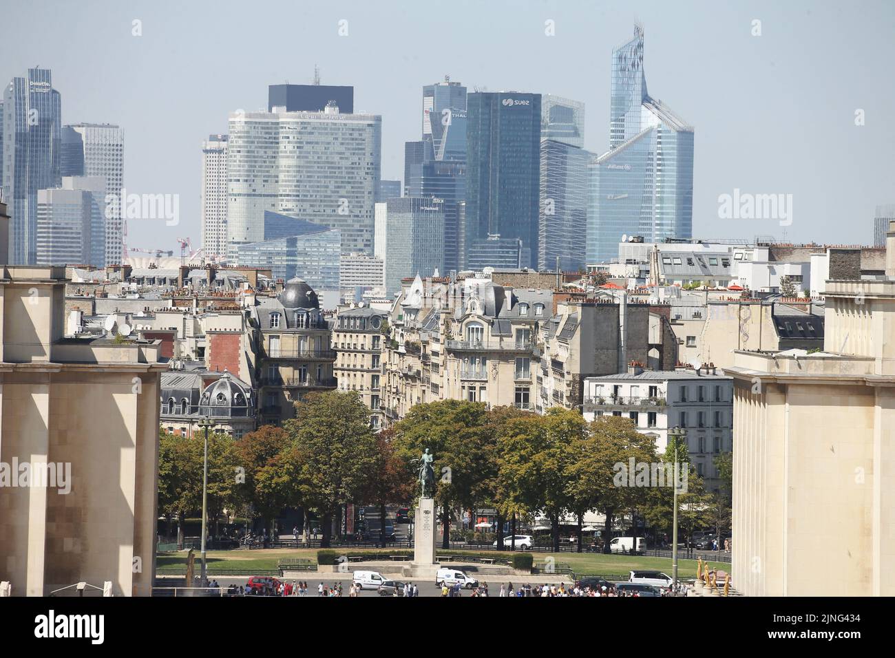 Towers Of La D fense Business District General View Of Famous the-most-famous-parisian-monuments-travel-paris