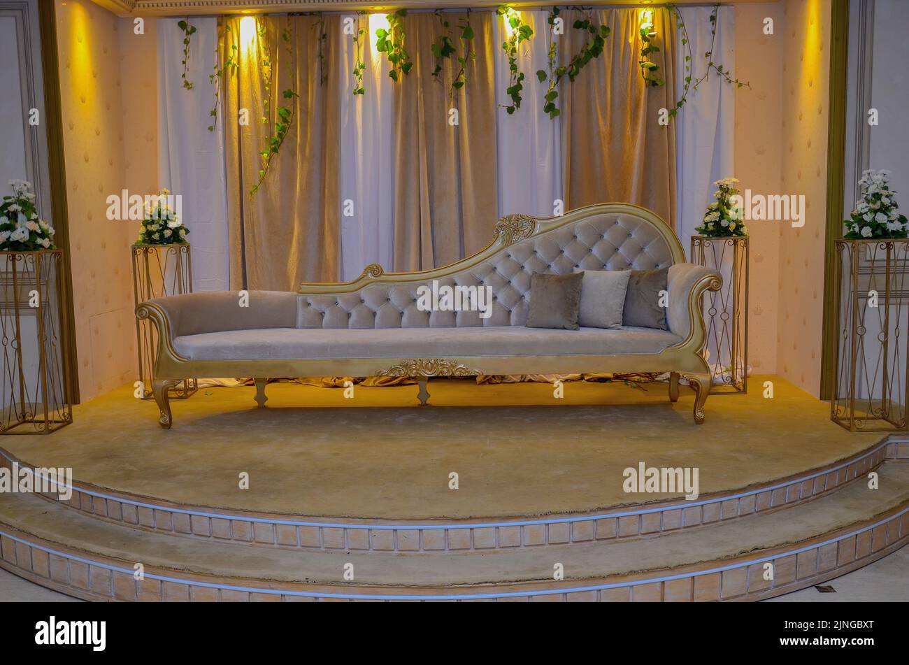 Large wedding sofa hi-res stock photography and images - Alamy