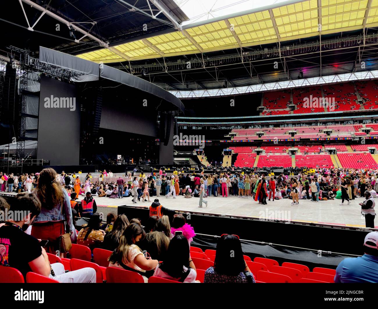 Harry Styles Love on Tour at London Wembley Stadium Stock Photo Alamy