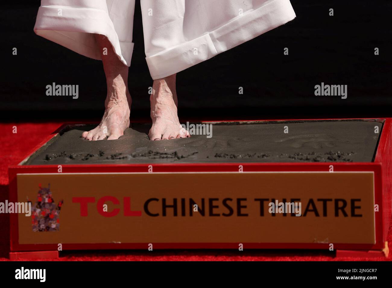 Actor Diane Keaton makes her footprints in cement during a ceremony TCL Chinese theatre in Los Angeles, California, U.S., August 11, 2022. REUTERS/Mario Anzuoni Stock Photo