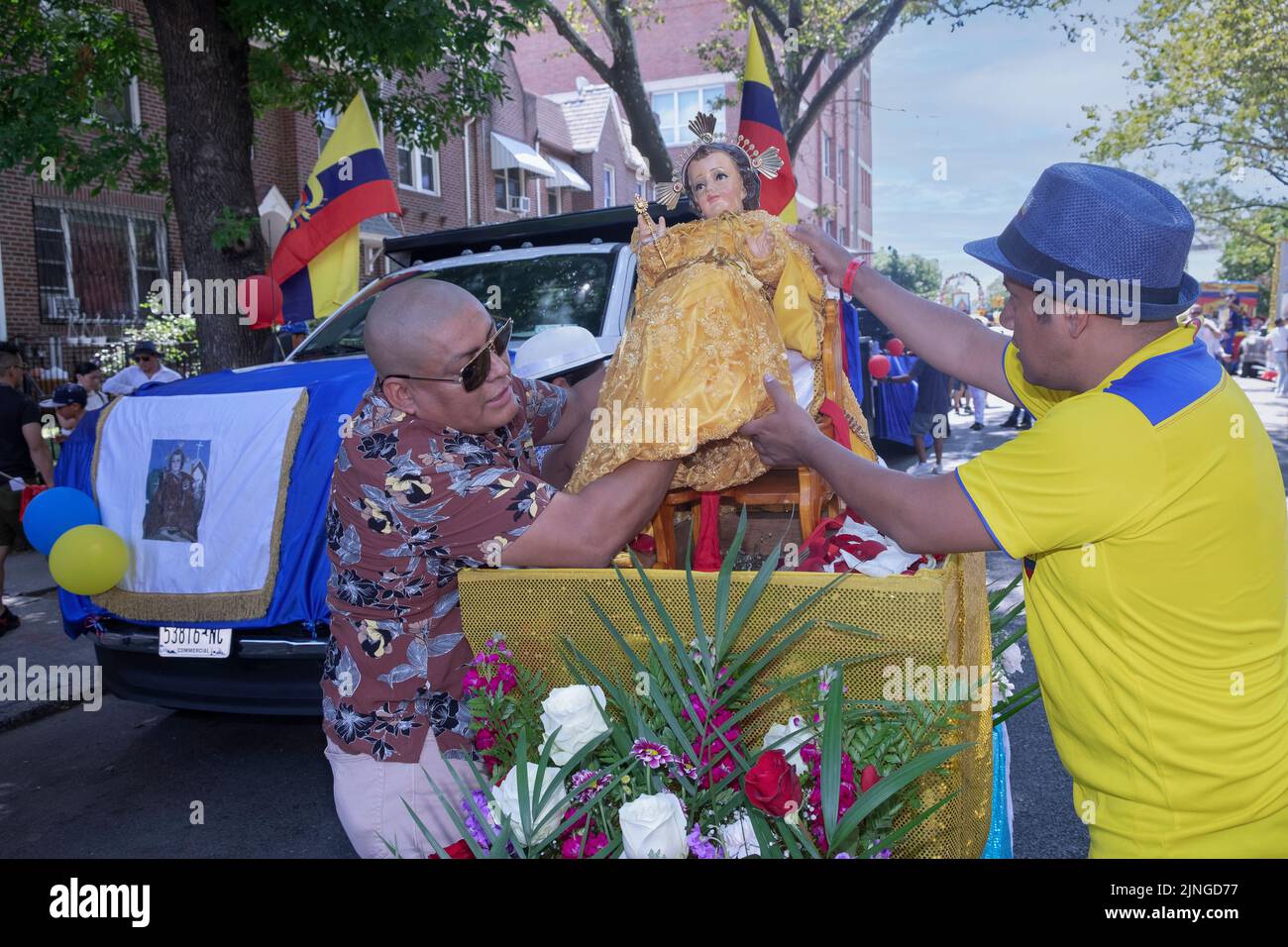 Worshippers from the Santa Helena Catholic Church in the Bronx prepare their float of St. Elena for the Ecuadorian Parade NYC 2022 in jackson Heights, Stock Photo