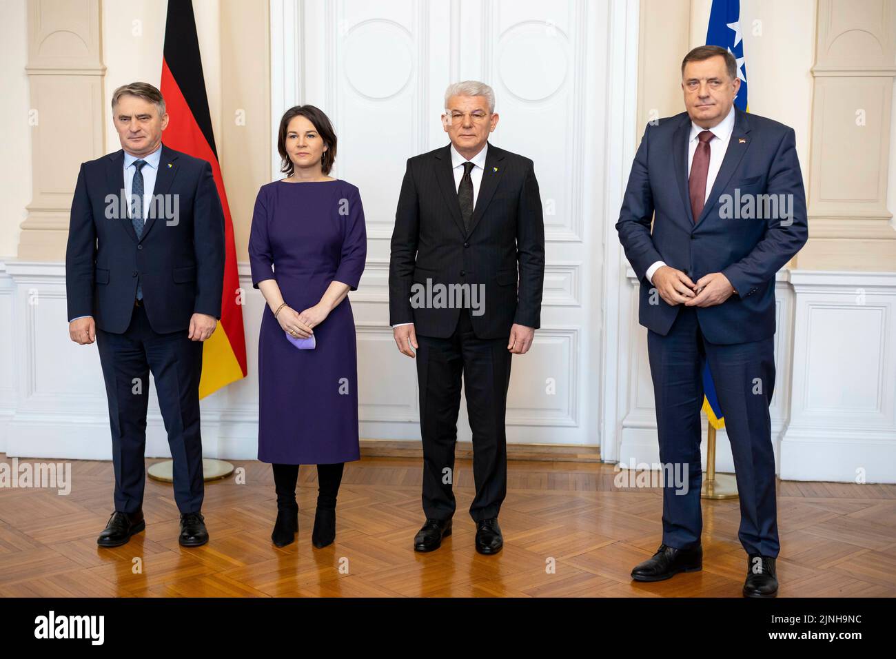 Annalena Baerbock (Alliance 90/The Greens), Federal Foreign Minister, at the welcome by the Presidency of Bosnia and Herzegovina, Mr. Zeljko Komsic, (2nd from left) Sefik Dzaferovic (2nd from right) and Milorad Dodik (R). On her trip, BM Baerbock visits Bosnia and Herzegovina, Kosovo, Serbia and the Republic of Moldova. Sarajevo, 03/10/2022 Stock Photo