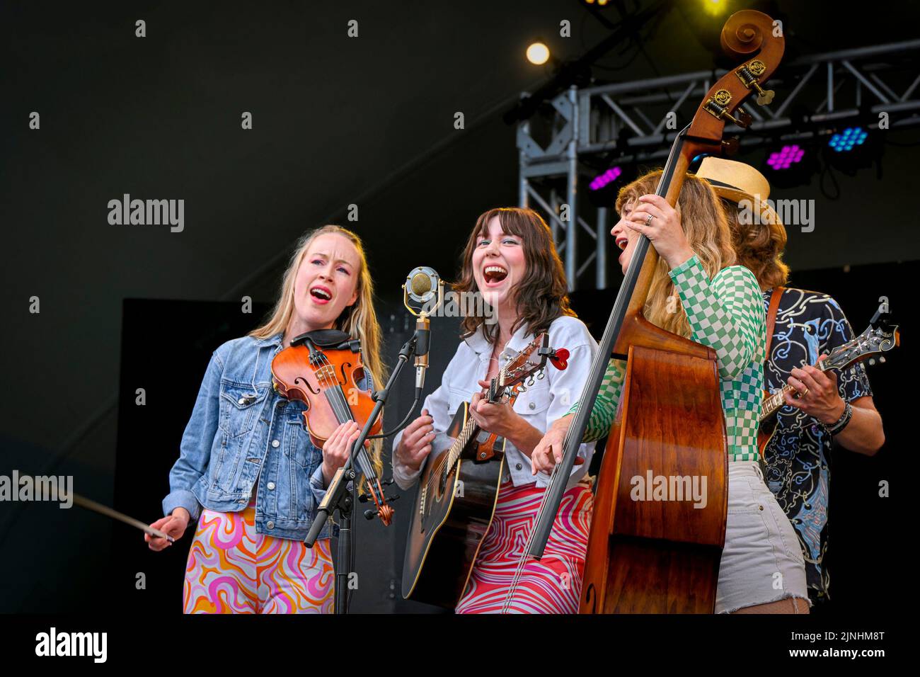 Molly Tuttle & Golden Highway bluegrass band, Vancouver Folk Music