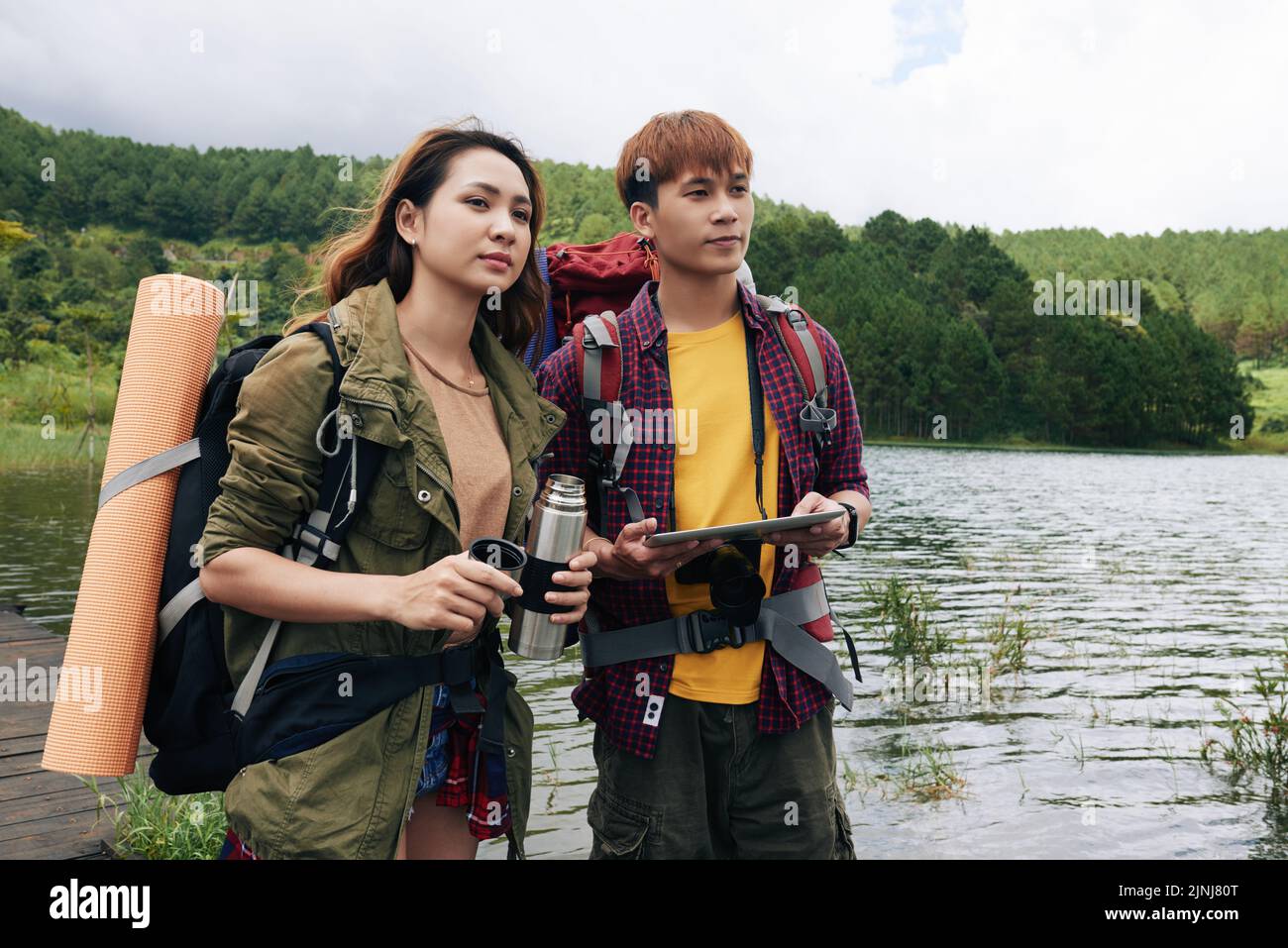 Asian hikers hi-res stock photography and images - Alamy
