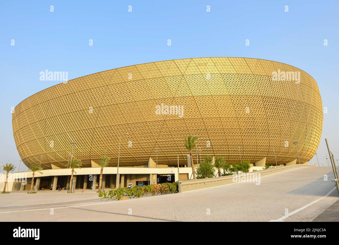 Doha. 11th Aug, 2022. Photo taken on Aug. 11, 2022 shows the exterior view of Lusail Stadium which will host the 2022 FIFA World Cup matches in Doha, Qatar. Credit: Nikku/Xinhua/Alamy Live News Stock Photo