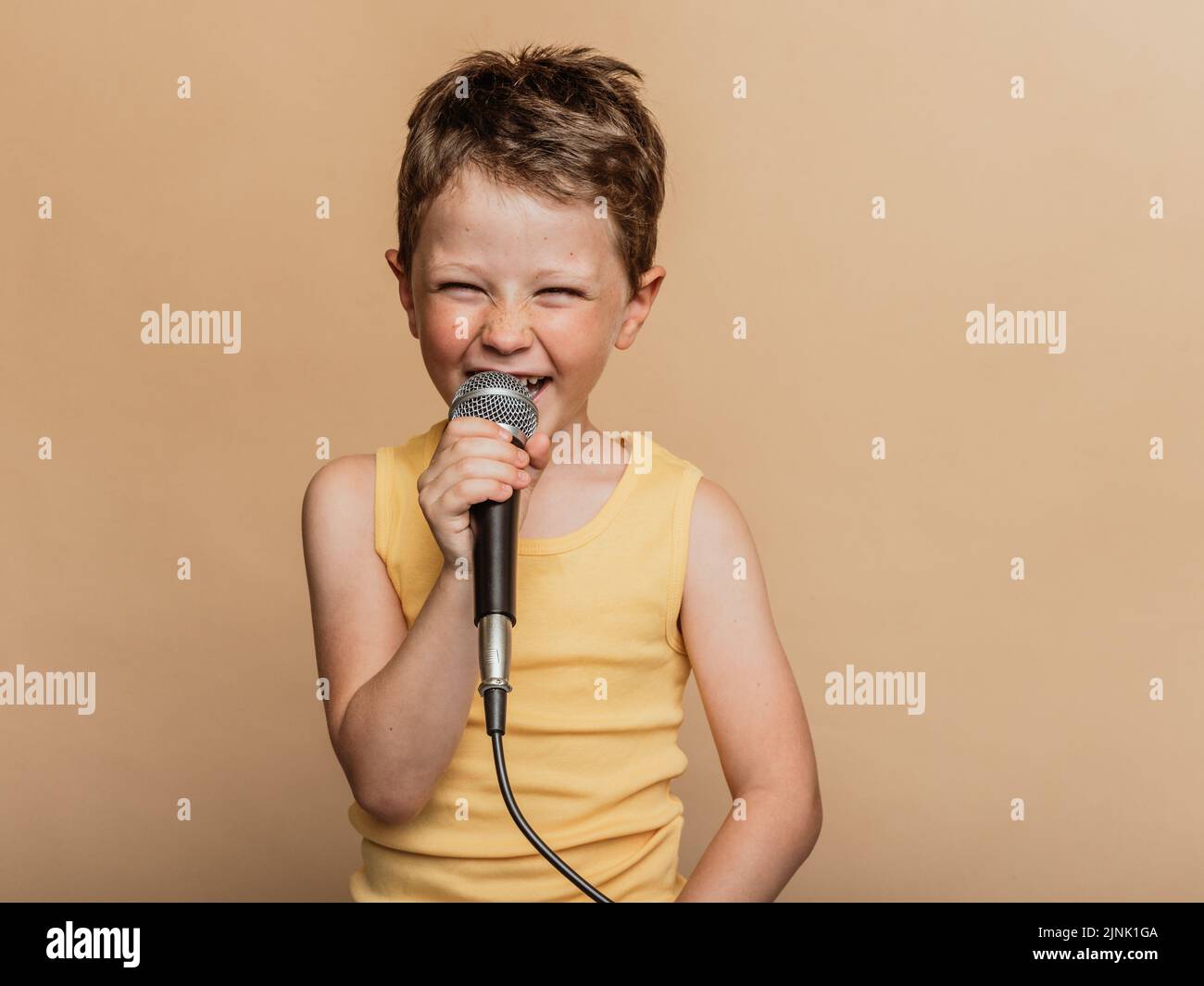 boy, fun, singing, boys, funs Stock Photo Alamy