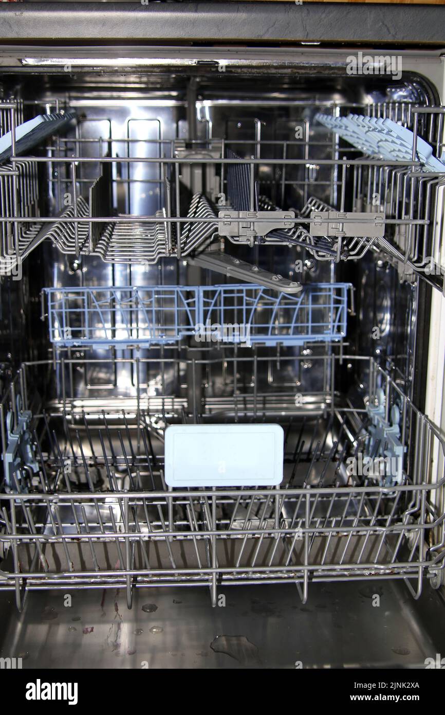 Dishwashing engineering hires stock photography and images Alamy