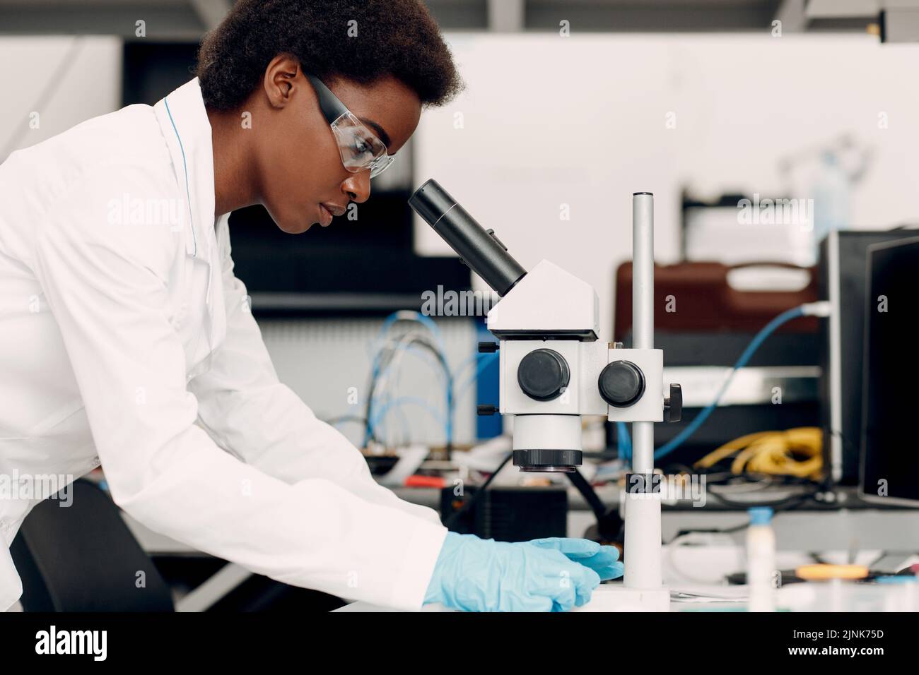 Research and development of electronic devices by black woman