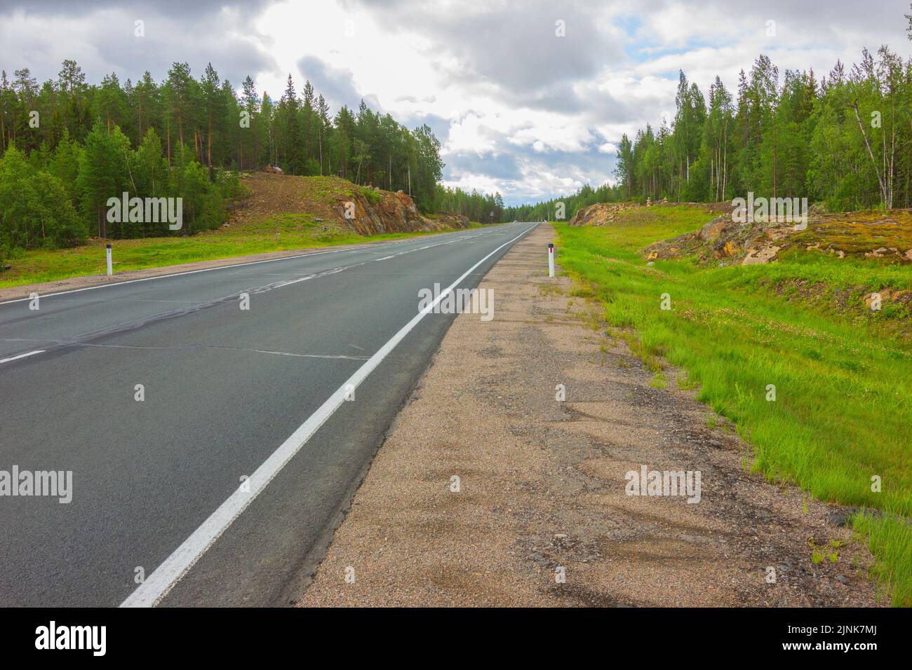 Roadside path pathway hi-res stock photography and images - Alamy