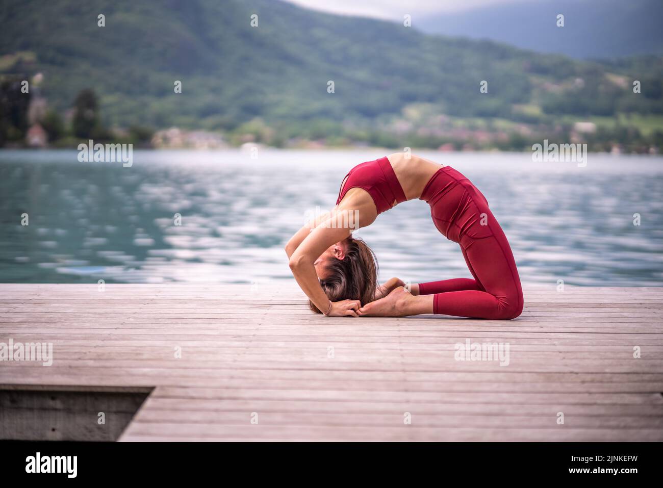 yoga, back bending, outdoor yoga, kapotasana, yogas, backbend, backbends Stock Photo