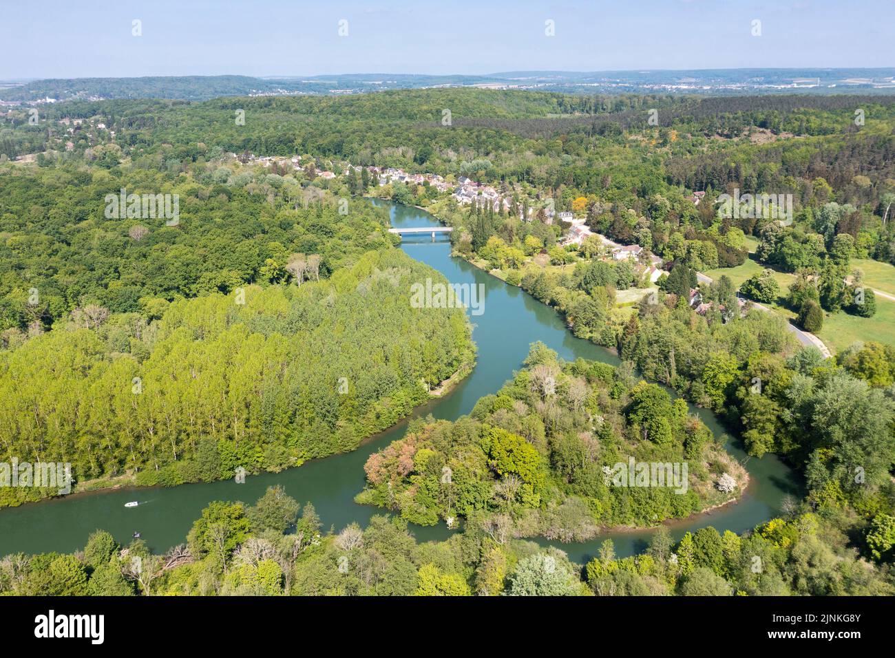 France, Oise, Picardie, Foret de Compiegne, Compiegne Forest, Choisy au Bac, the village on the banks of the Aisne river (aerial view) // France, Oise Stock Photo