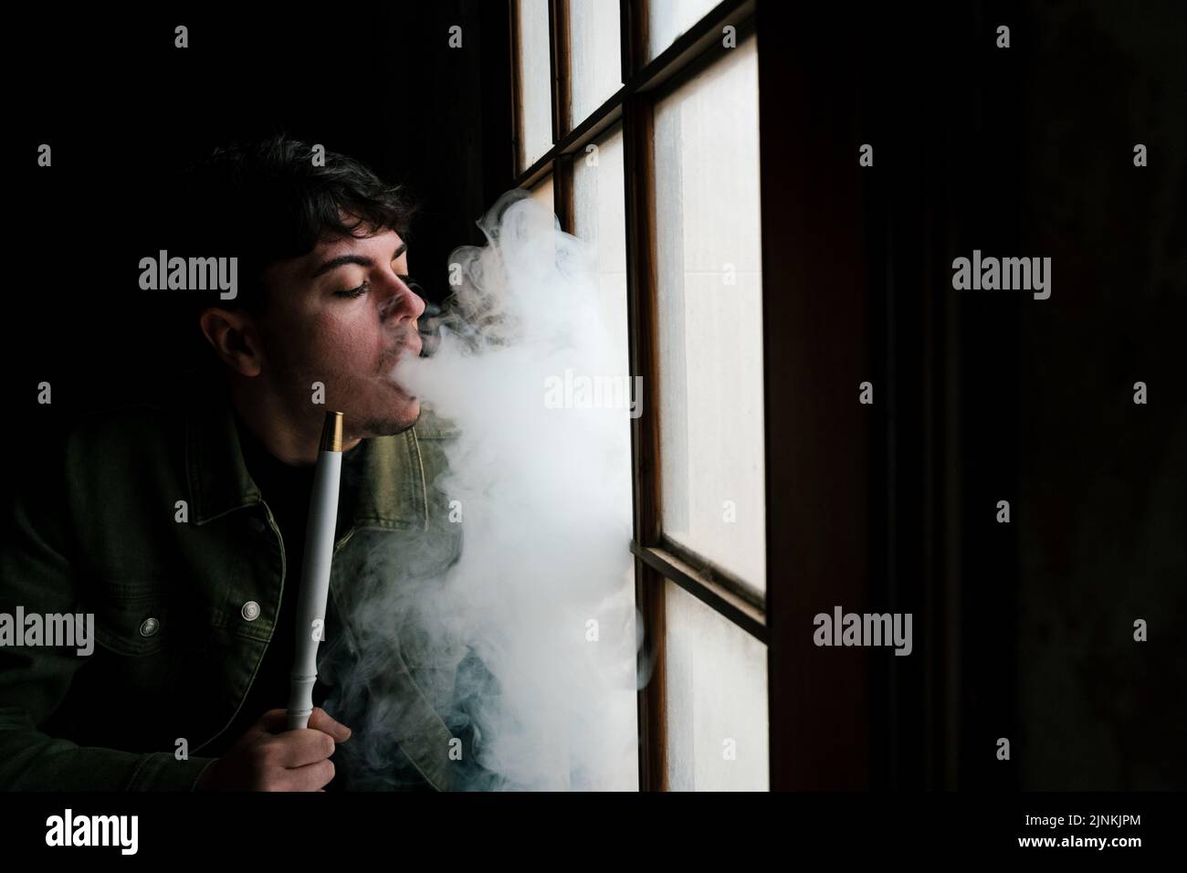 Man smokes hookah hi-res stock photography and images - Page 2 - Alamy, image size:1300x956