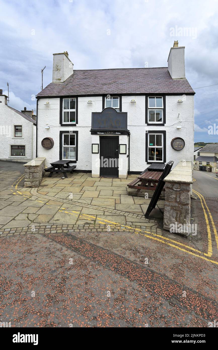 The Stag Inn, the most northerly pub in Wales, Camaes Bay, Isle of Anglesey, Ynys Mon, North Wales, UK. Stock Photo