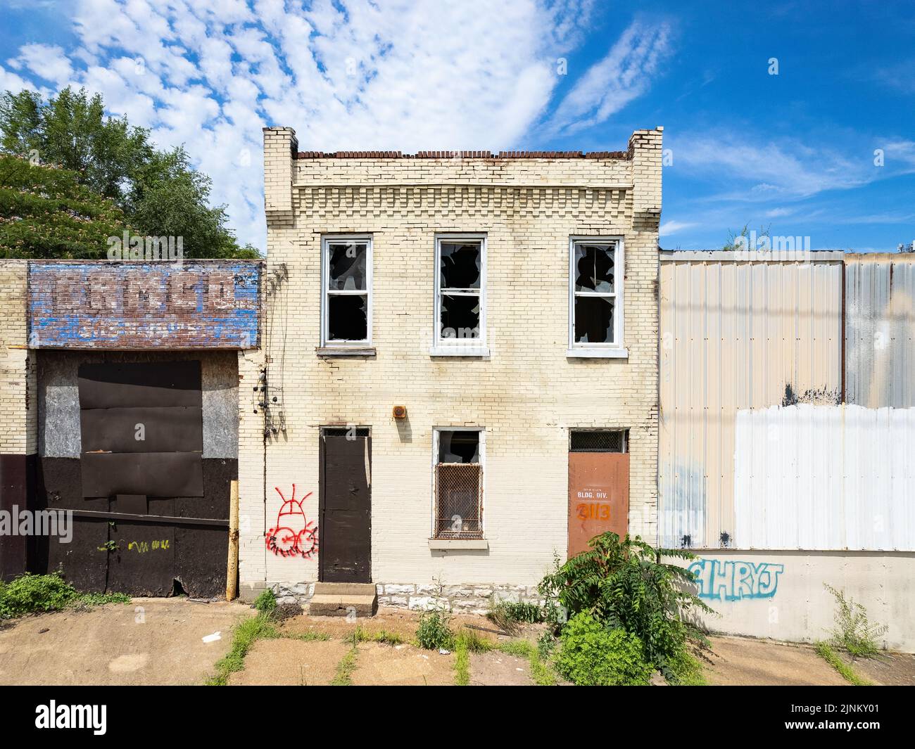 Abandoned industrial building in North St. Louis Stock Photo Alamy