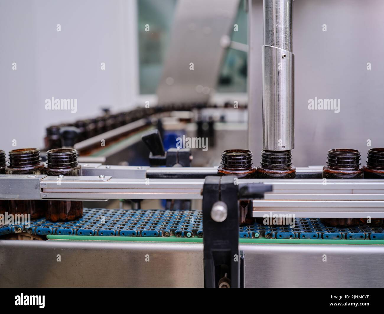 machine, bottle, fill, pharmakonzern, machines, bottles, fills Stock